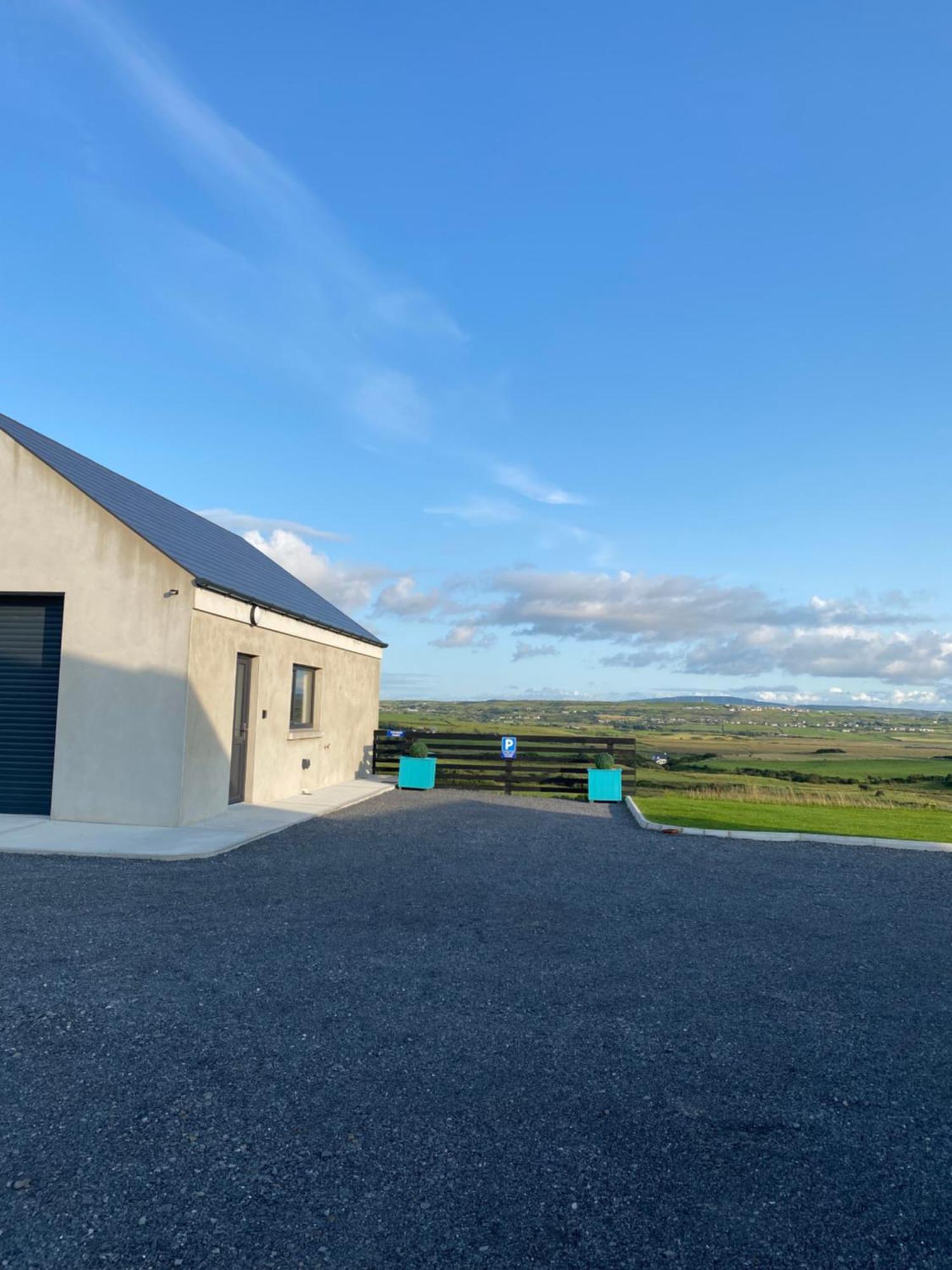 Hill Top View Apartment Lahinch Extérieur photo